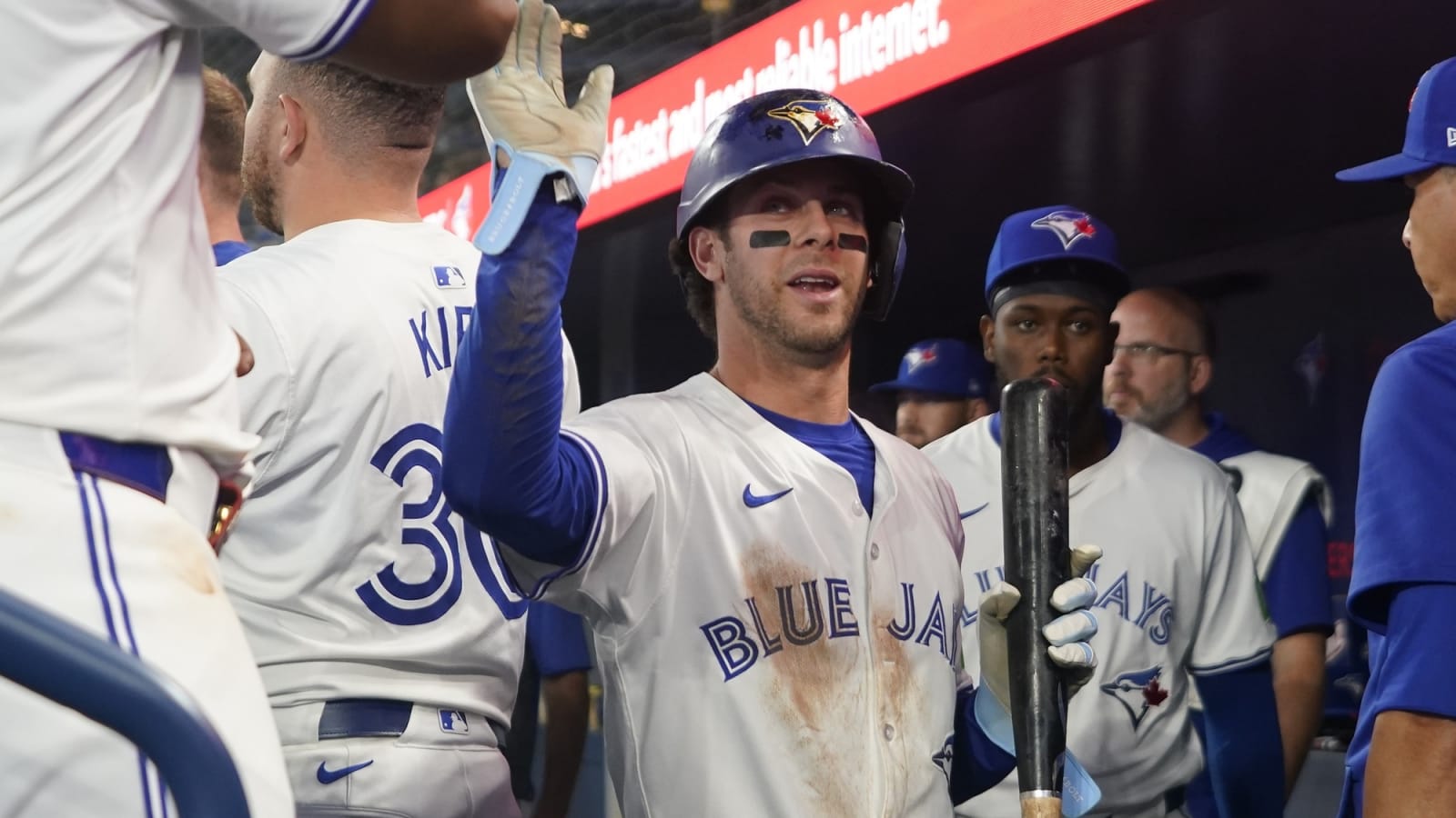 Report – Blue Jays’ Ernie Clement and Zach Pop qualify for Super Two status