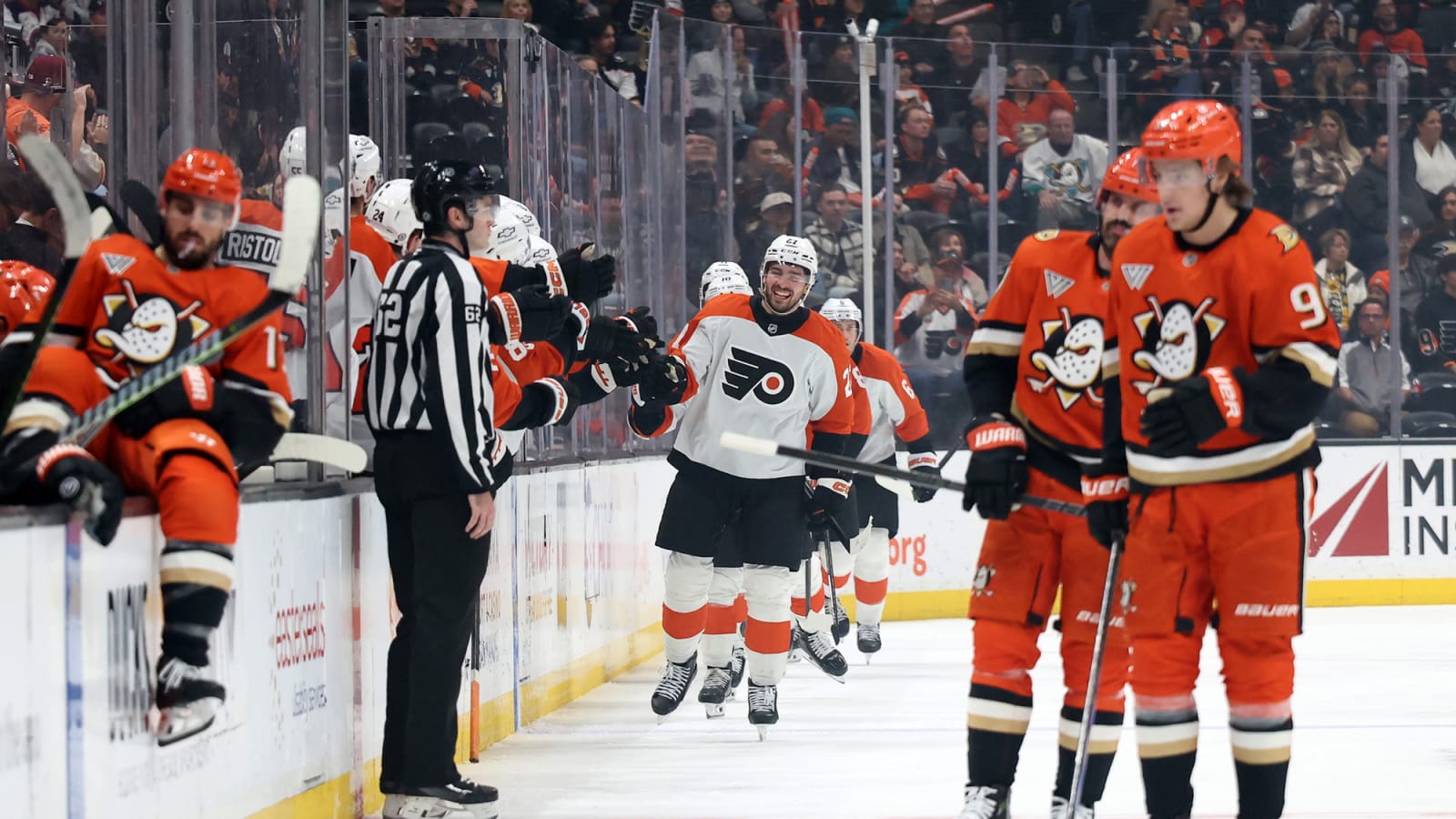 Flyers Top Ducks 3-1 in Anaheim