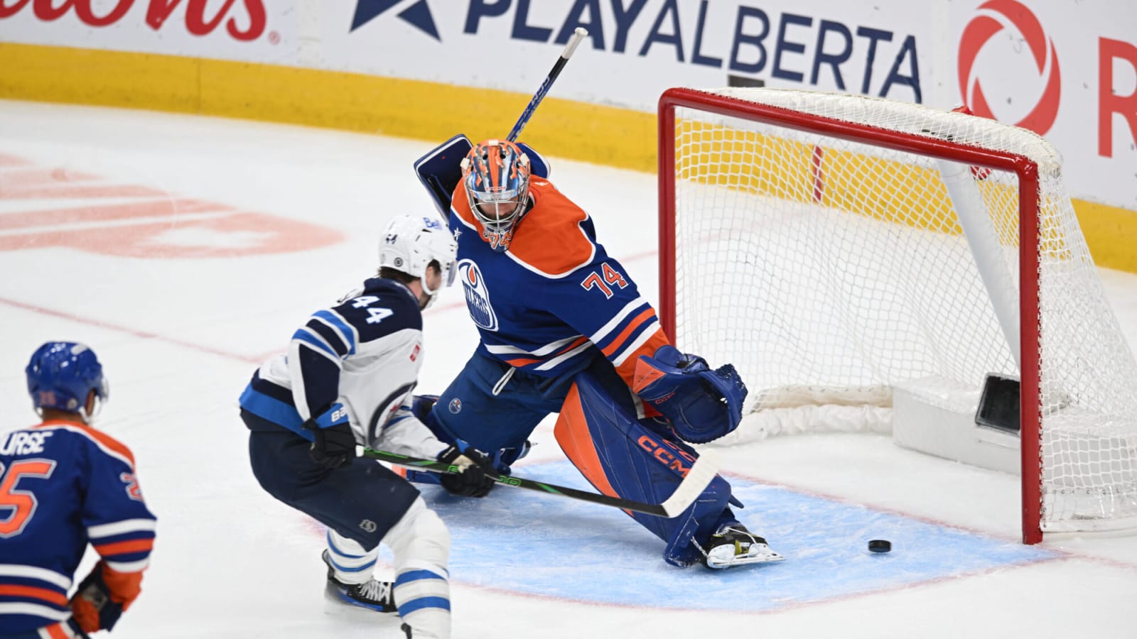Oilers’ Connor McDavid, Stuart Skinner leave game against Jets with potential injuries