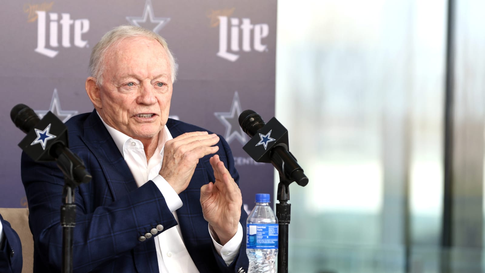 Cowboys Ex Blames Jerry As True Villain in Micah vs. Lawrence Feud