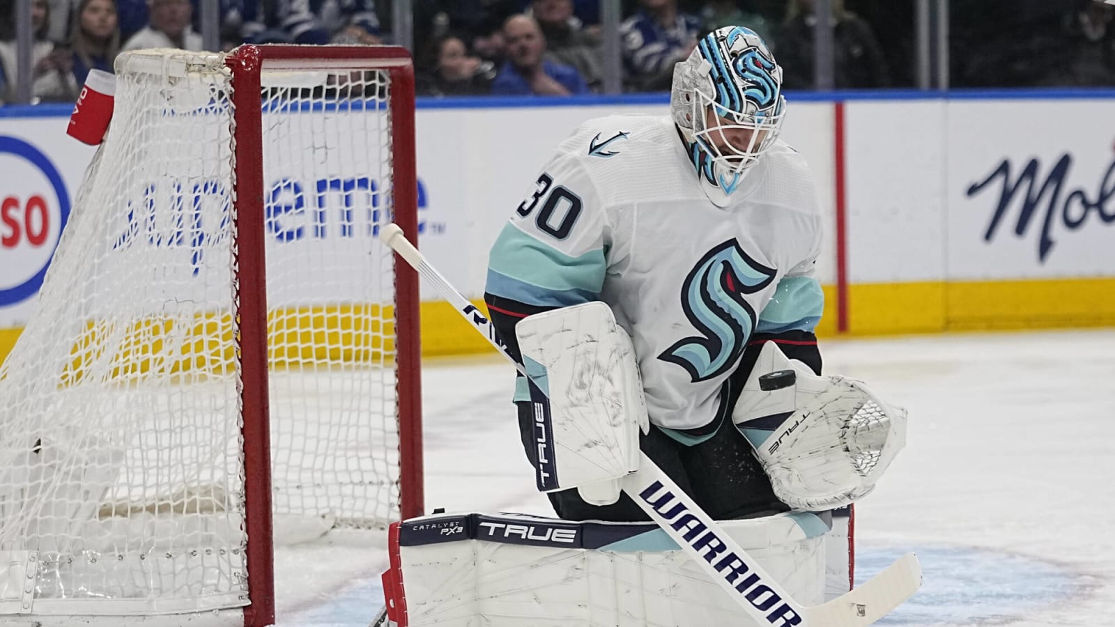 Toronto Maple Leafs sign Martin Jones to a one-year, $875K contract