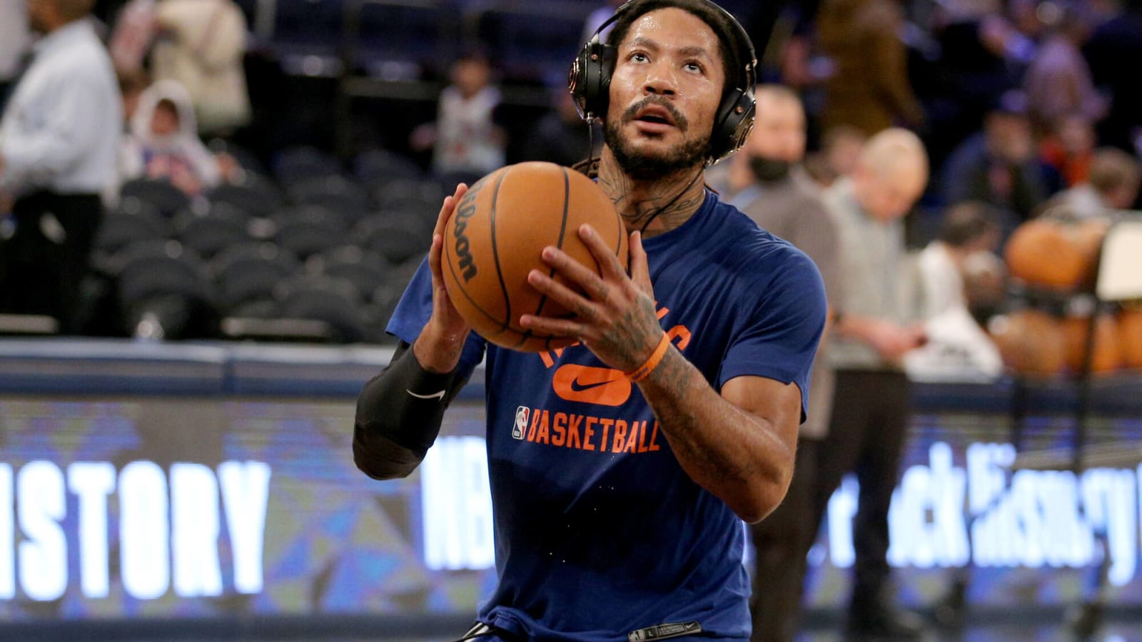 Derrick Rose’s Insane 14-Year, $185 Million Deal With Adidas Has Unbelievable Perks: $6.25 Million In Annual Royalties, $250K-300K A Year To His Brother