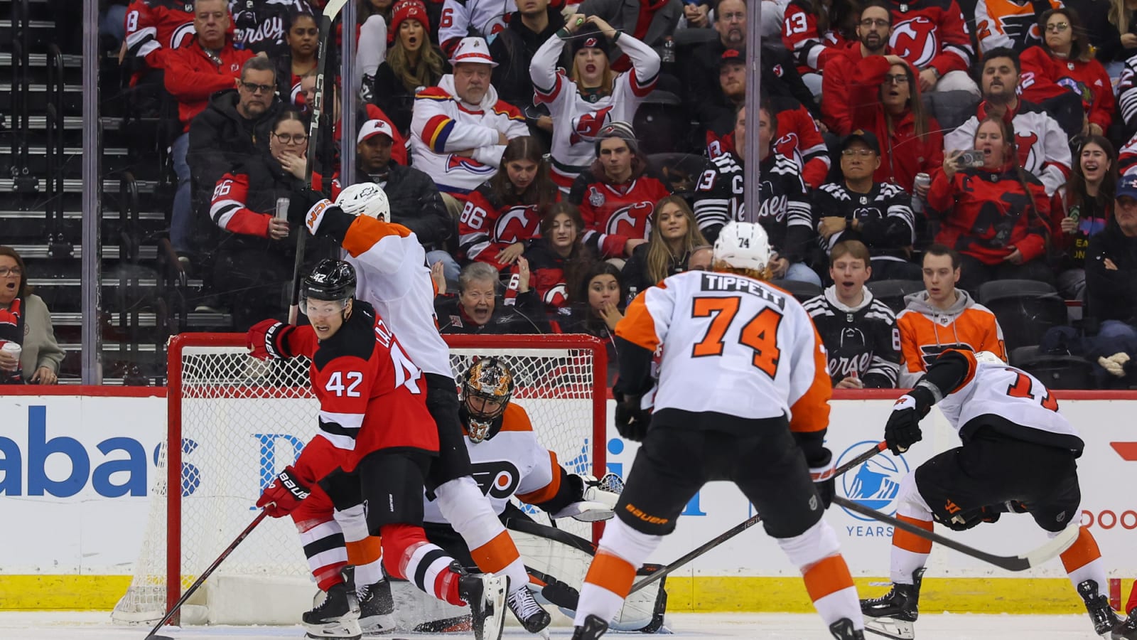 Flyers Stifle Devils in 3-1 Road Victory