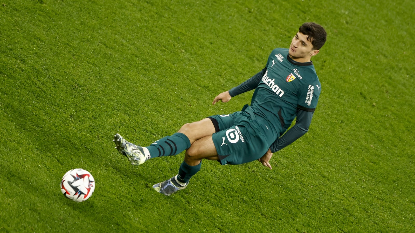 Official: Manchester City sign Abdukodir Khusanov from Lens