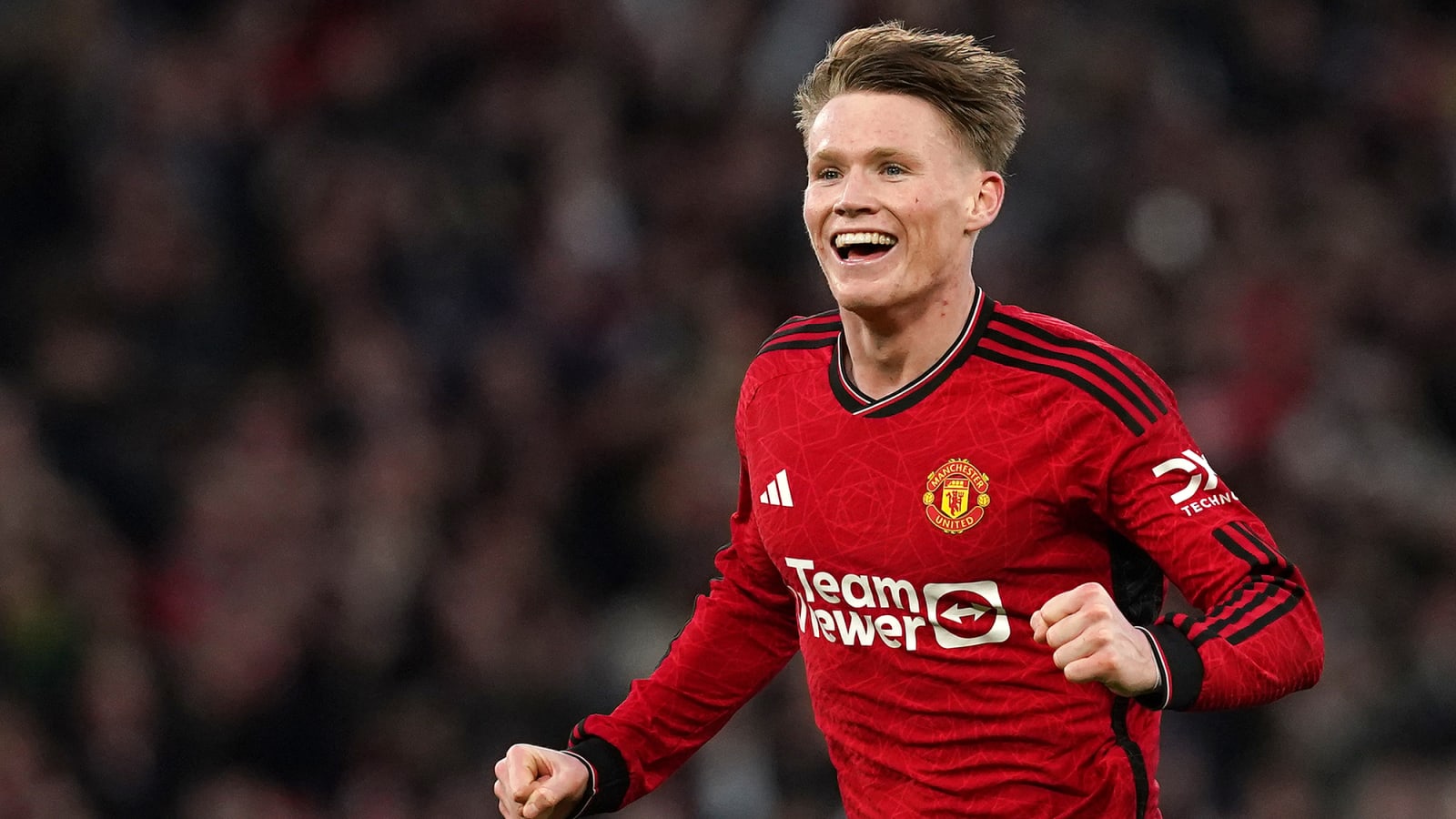 Scott McTominay en route to Naples to complete Manchester United exit