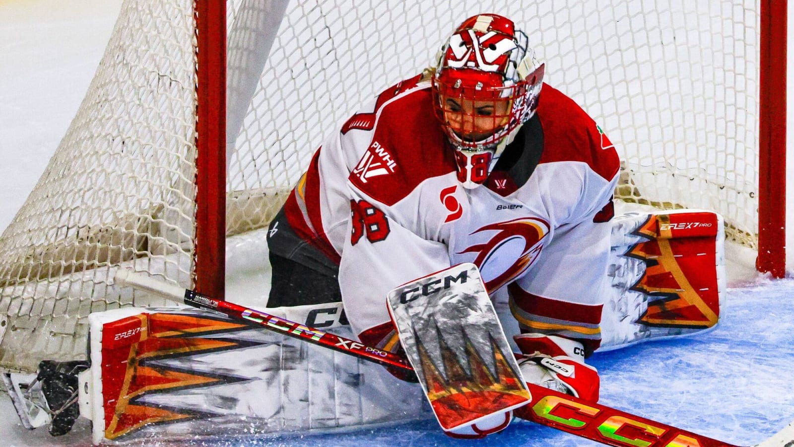 PWHL Vancouver signs Emerance Maschmeyer