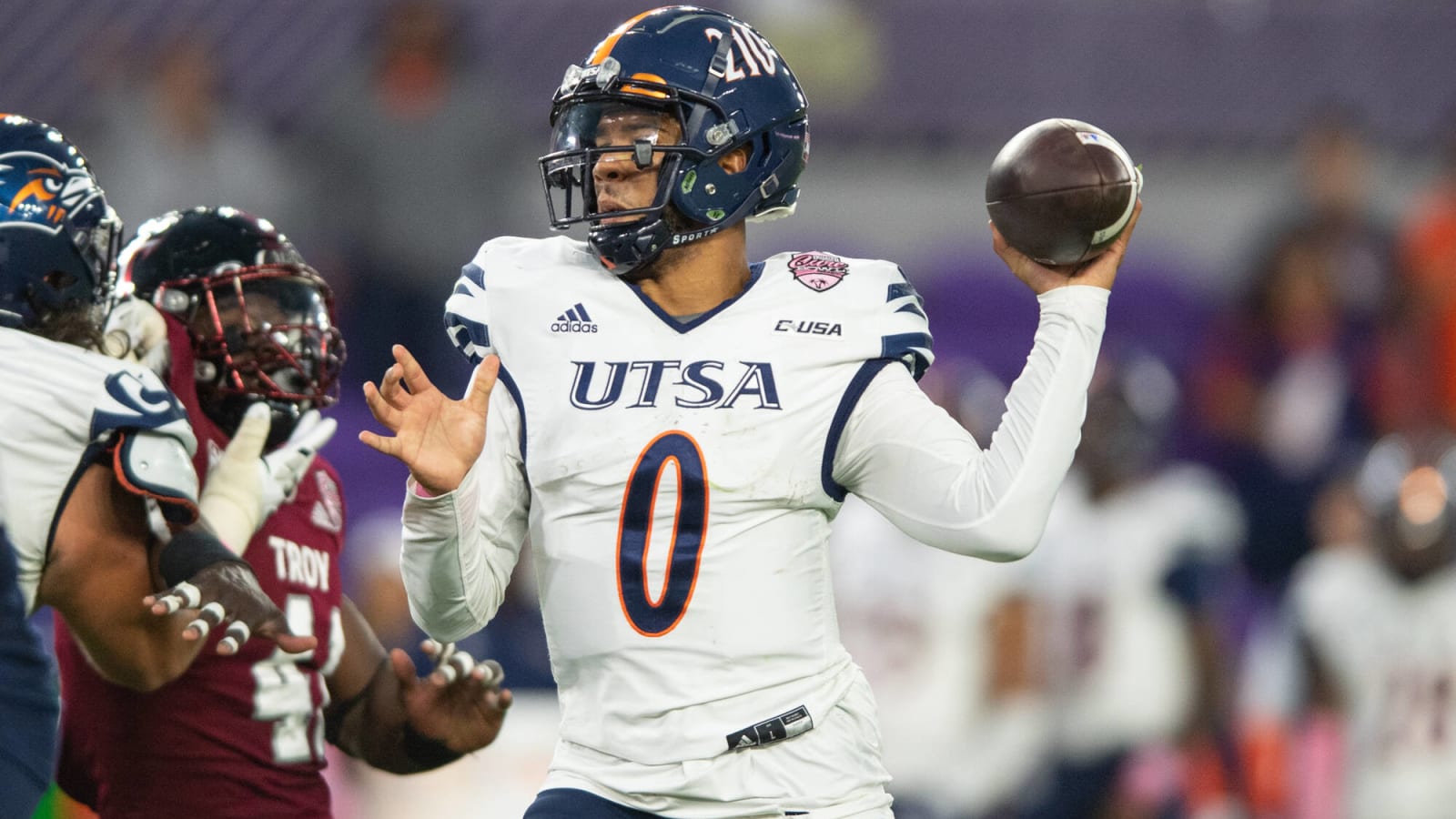 NCAAF Top 25 futures: UTSA Roadrunners &#39;graduate&#39; to AAC