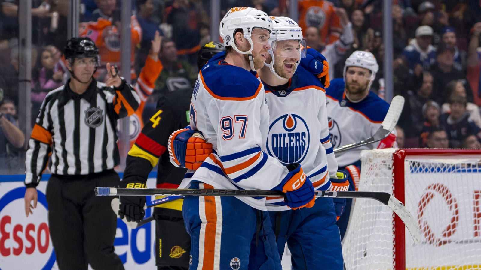 Hyman skates on Oilers top line alongside McDavid as Draisaitl, Kane, Frederic, Walman practice with team