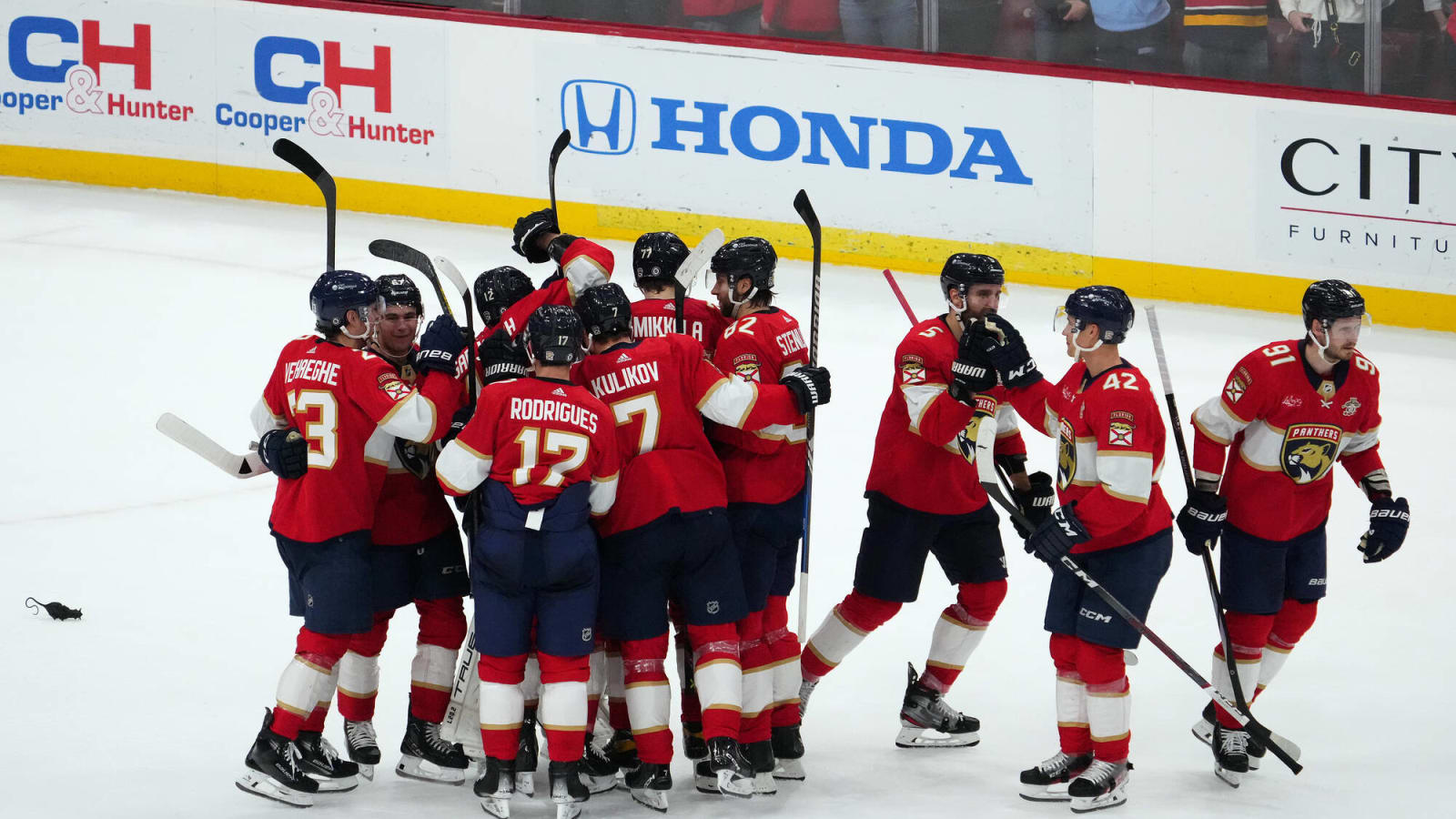 Florida Panthers Try for 10 Straight against New Jersey Devils