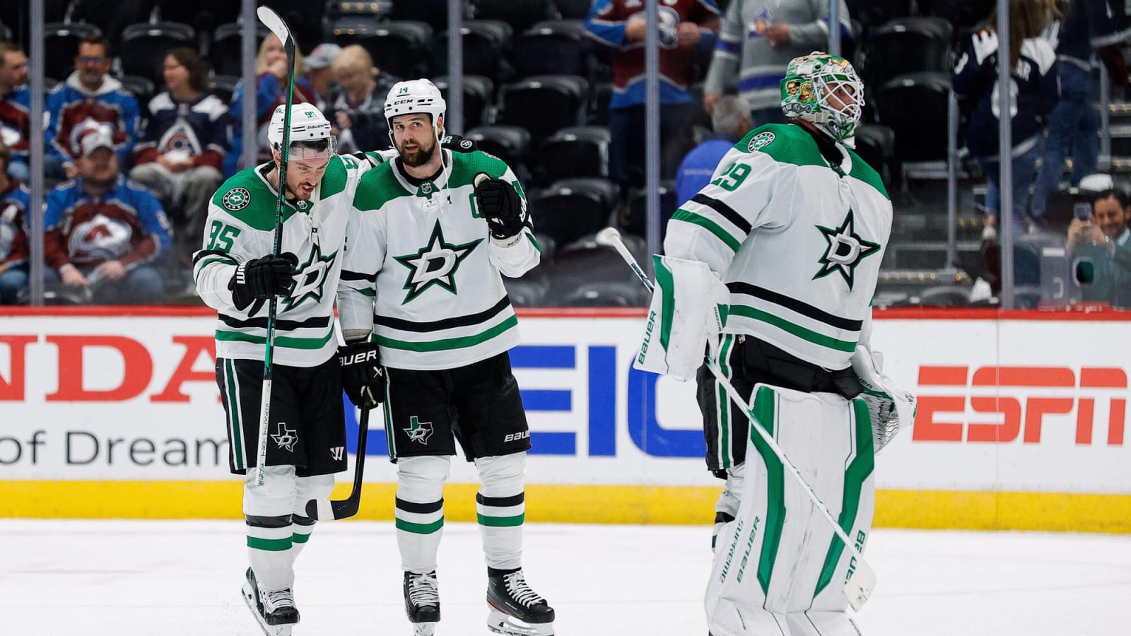 Stars Beat Avalanche 5-1 in Game 4, Head Home Up 3-1 in Series