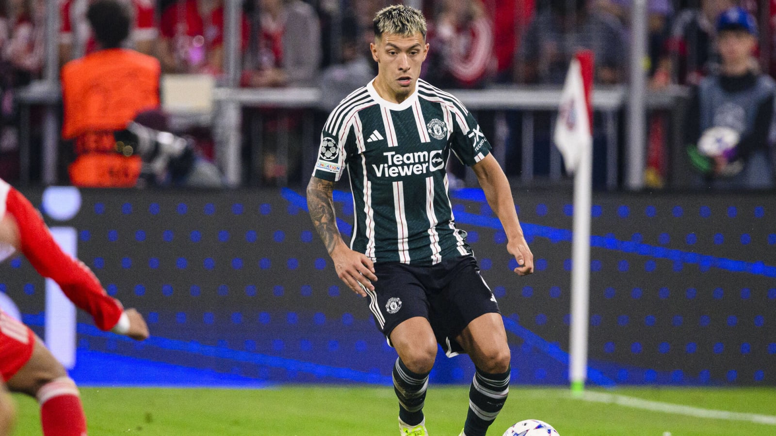 South American duo return to Manchester United training