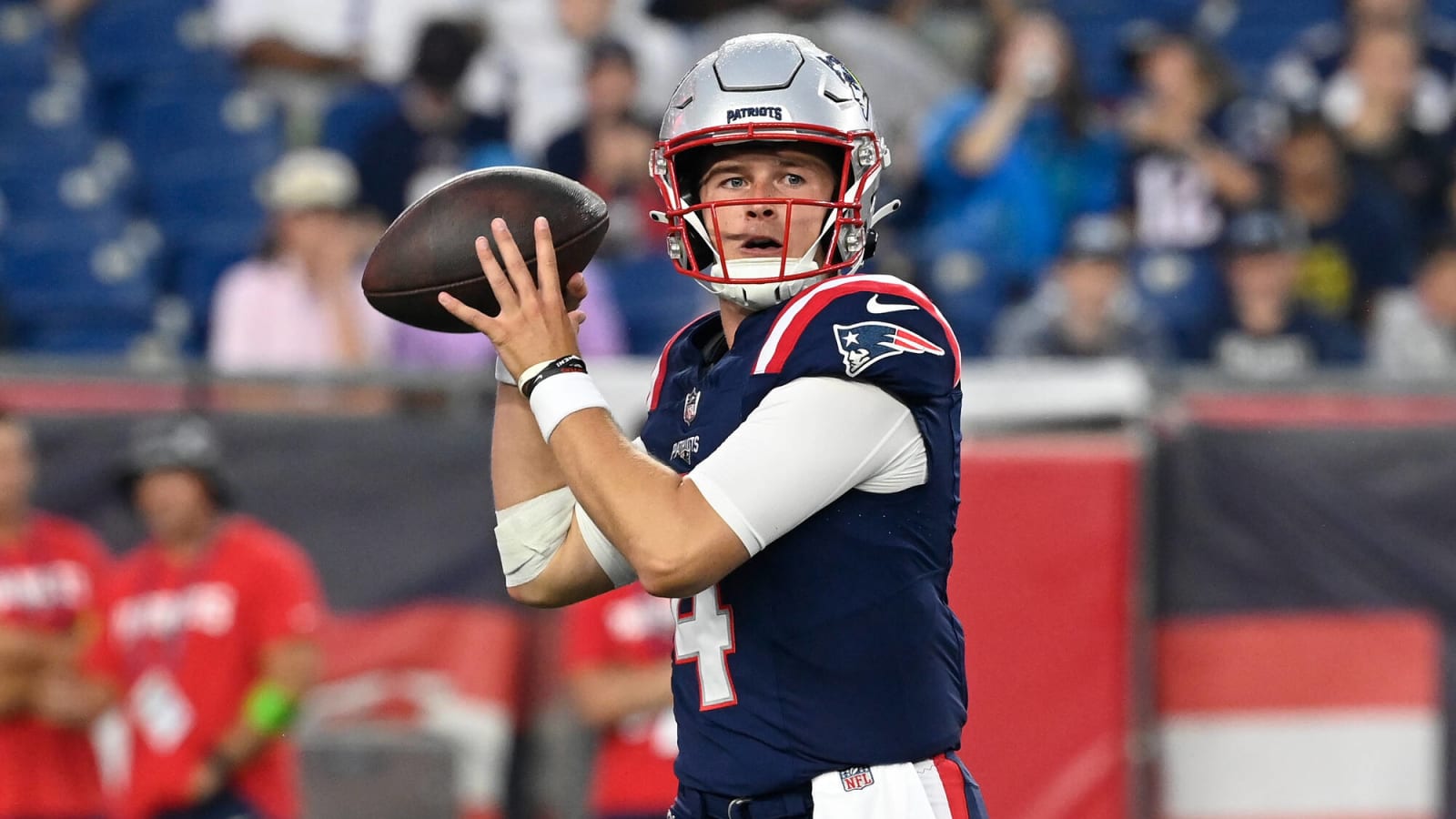 Patriots make puzzling decision at backup quarterback