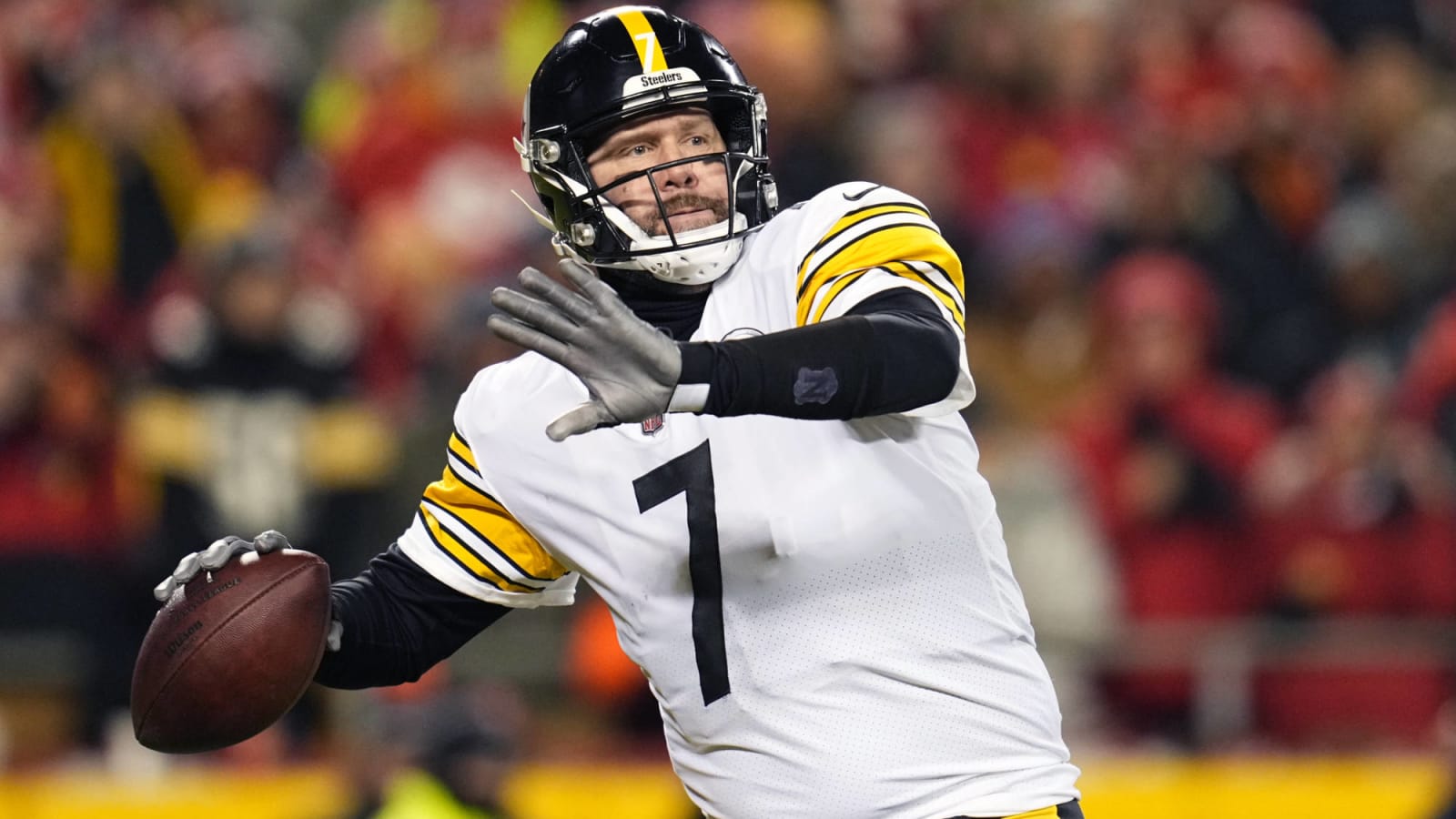 Steelers 'proceeding with assumption' Big Ben won't be back