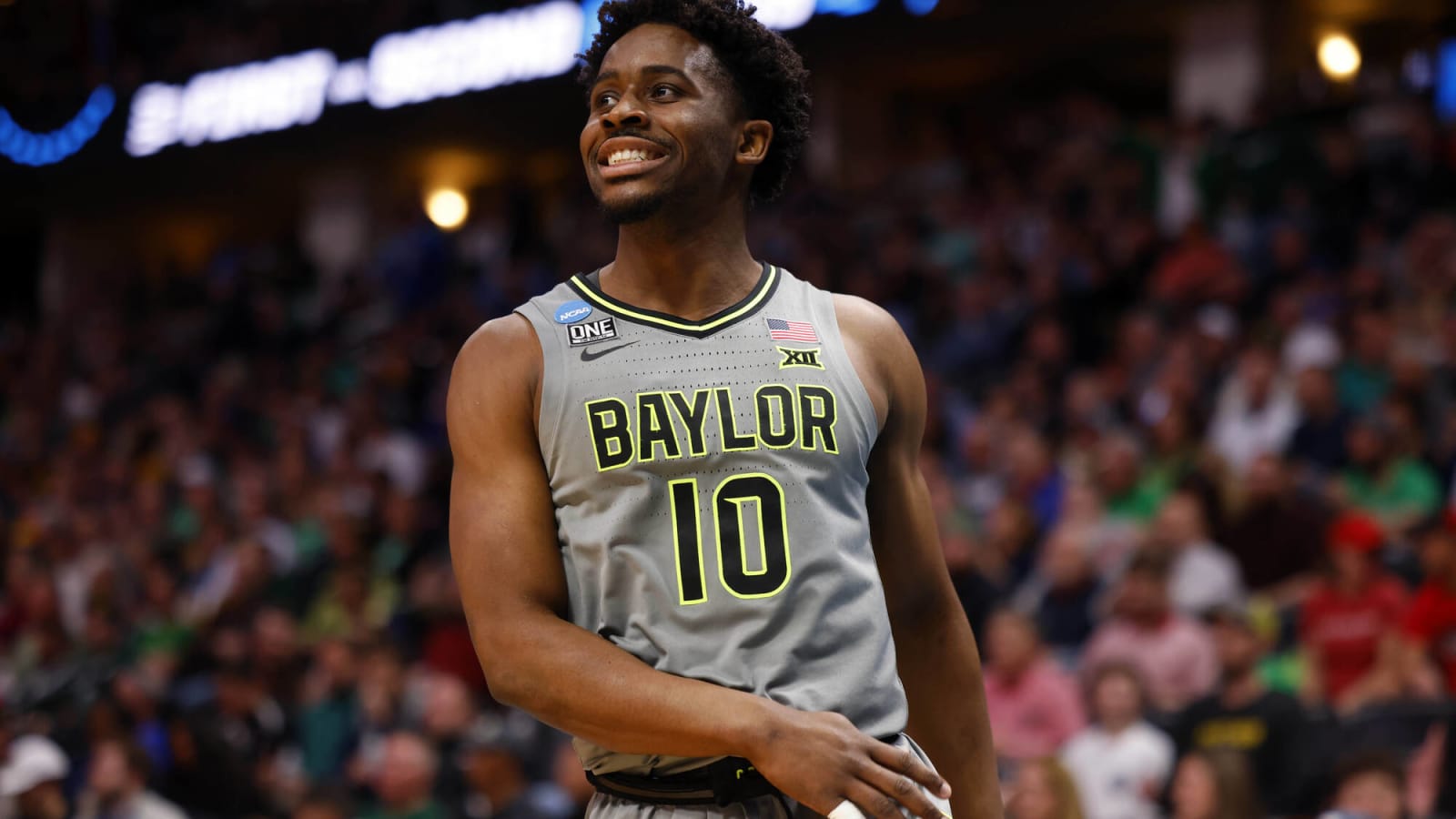 Lakers hold draft workout with Baylor guard