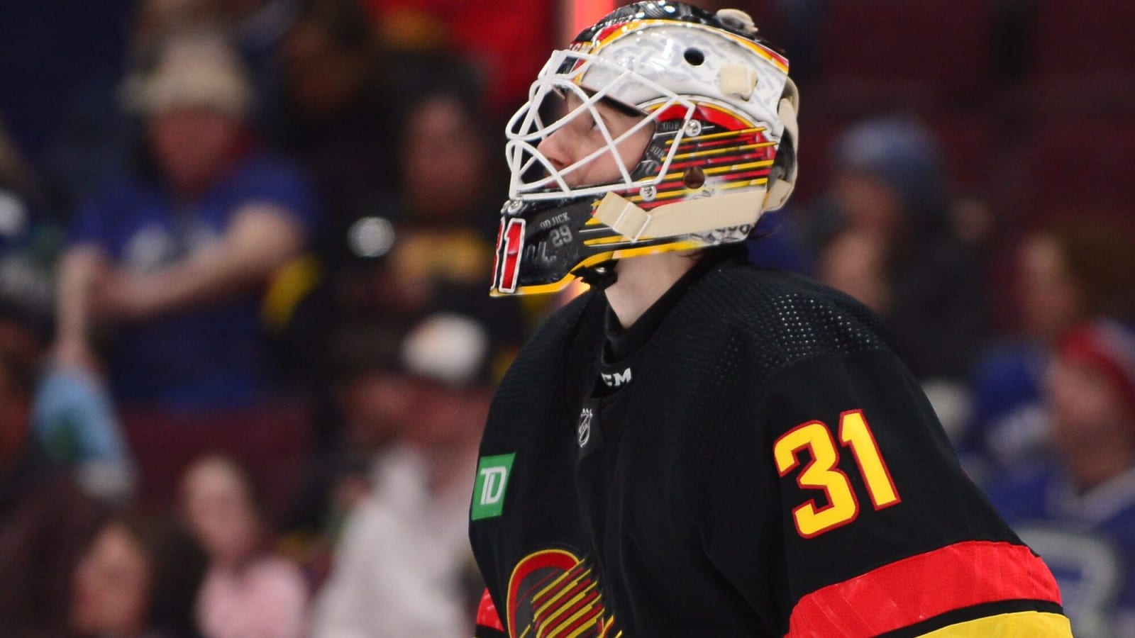 Canucks sign Artūrs Šilovs to two-year contract