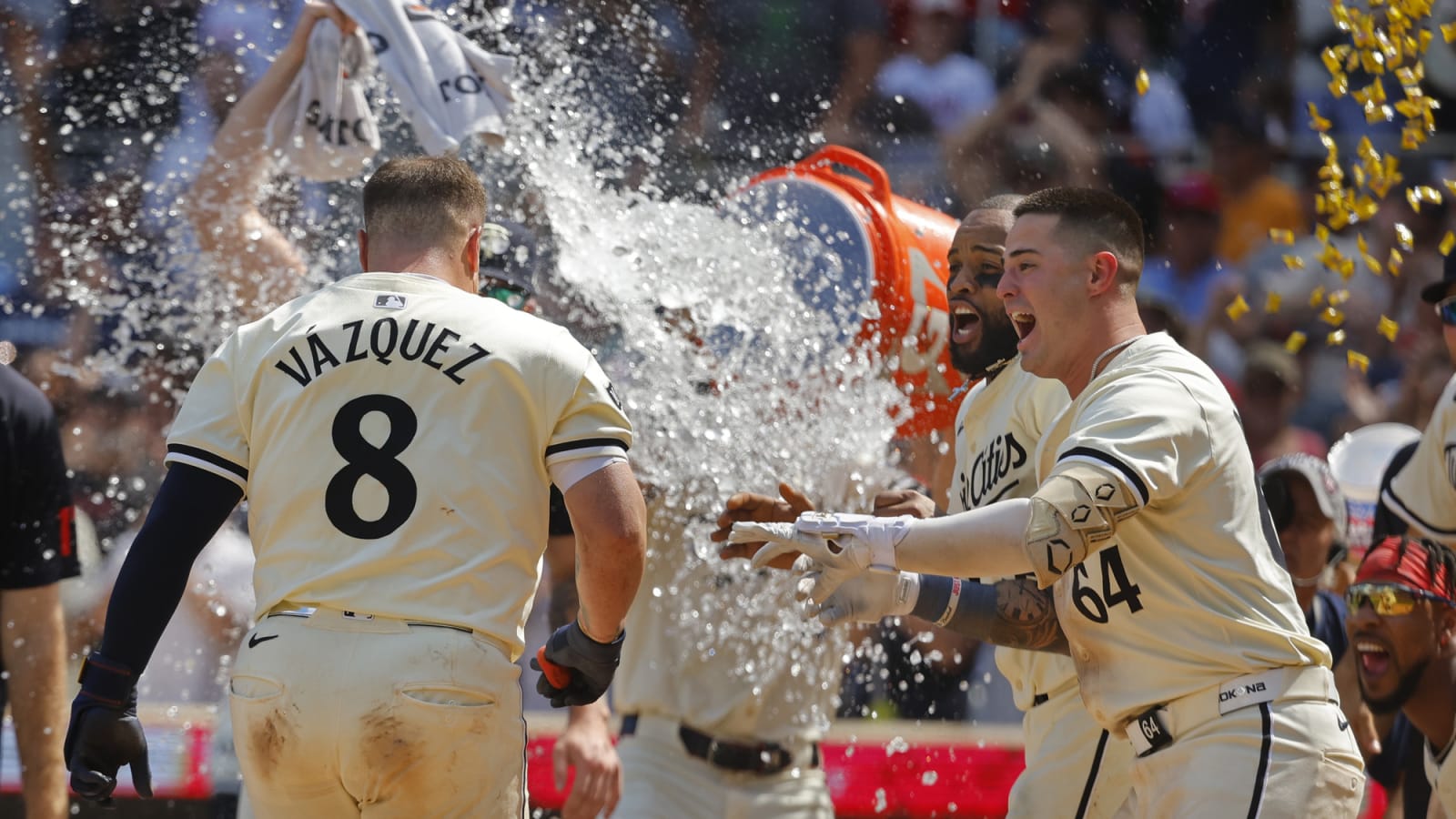 Watch: Slumping Twins catcher crushes walk-off homer
