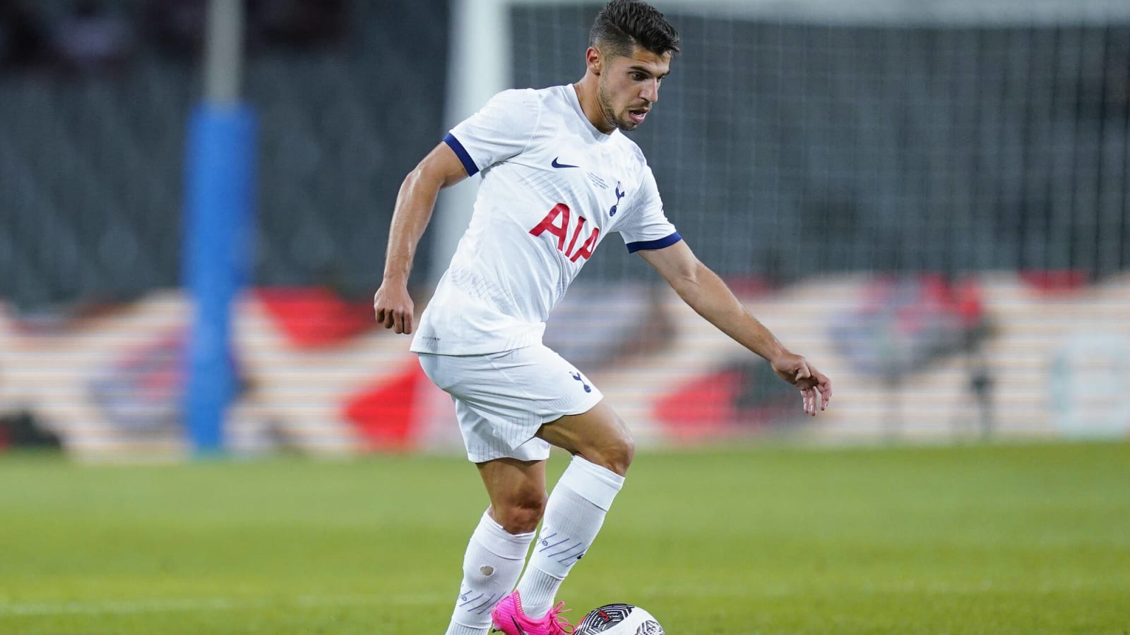 Tottenham attacker out for months following training injury