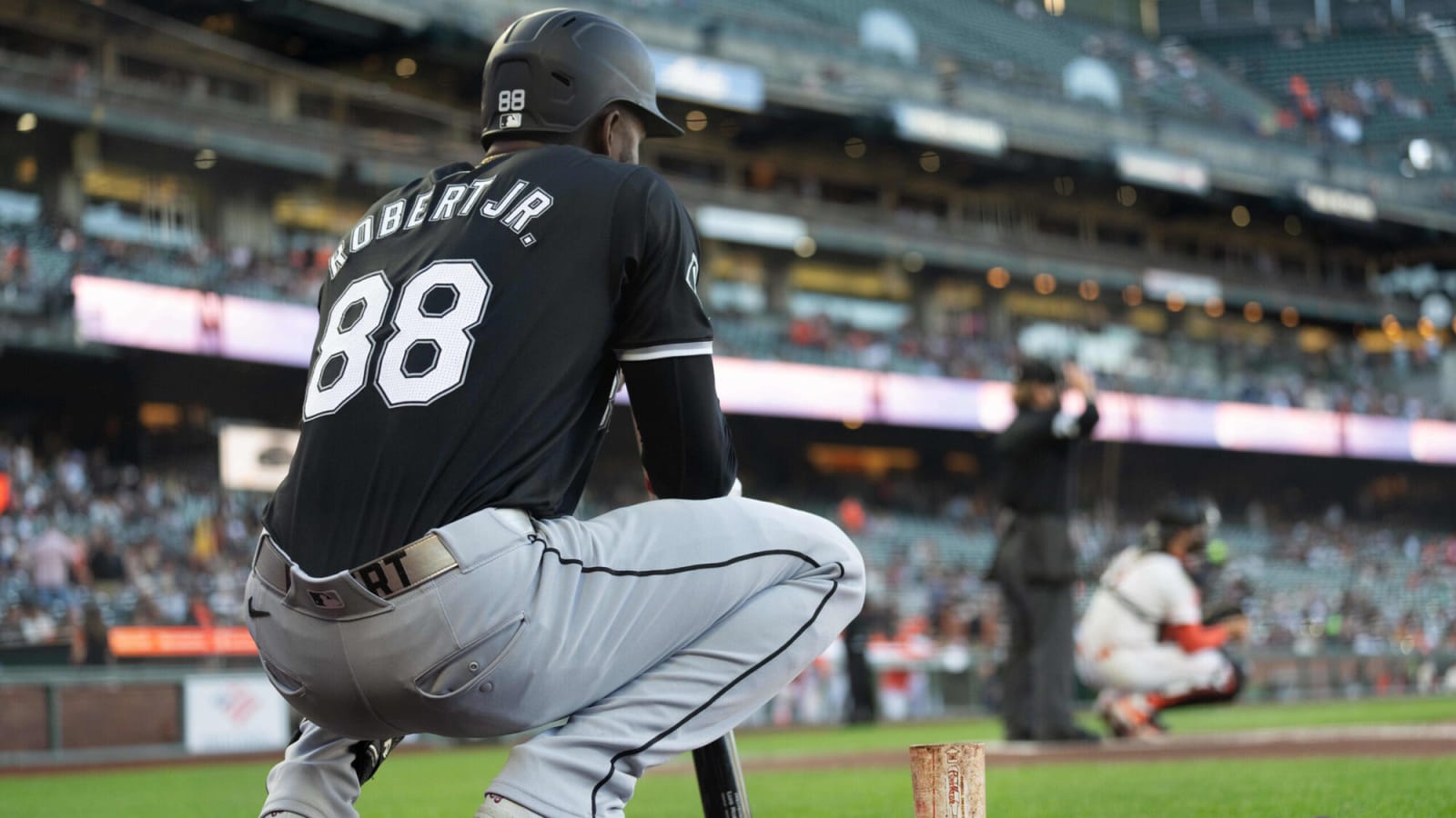 Mets acquire Luis Robert Jr. from White Sox