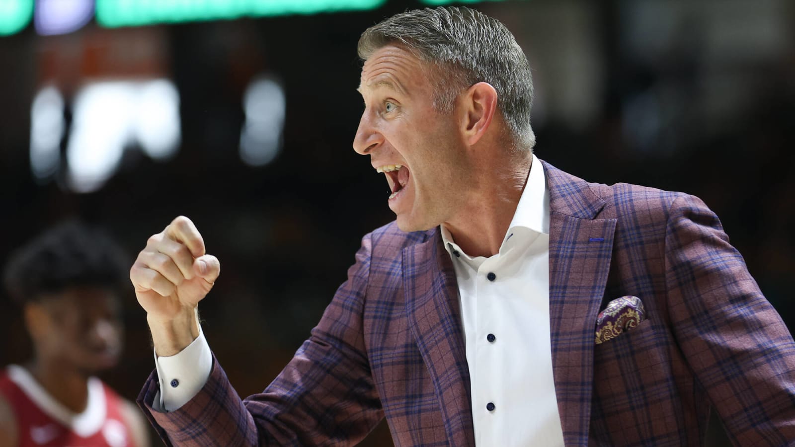 Alabama HC Nate Oats gives Vols guard Zakai Zeigler the ultimate compliment after loss to Tennessee