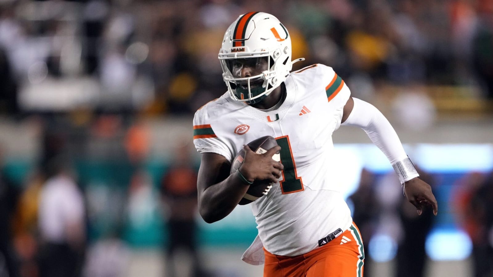Giants trade up for No. 1 pick to land elite QB in latest 2025 mock draft