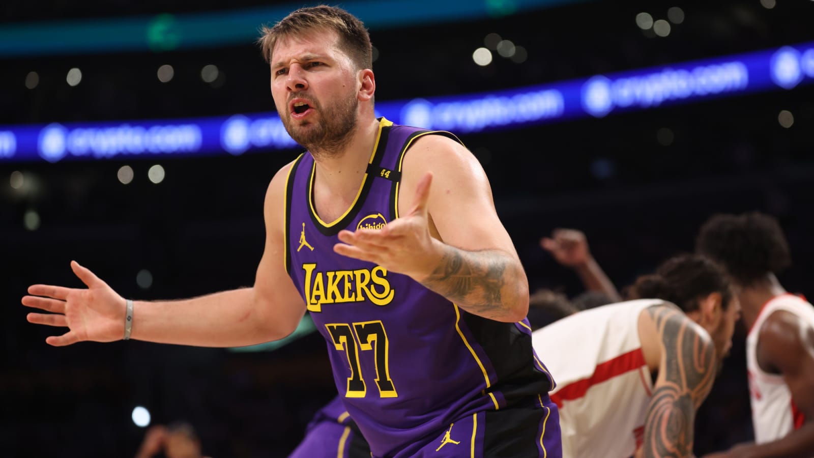 Luka Doncic&#39;s Hilarious Facial Expression in Tense Moment During Lakers Game Goes Viral