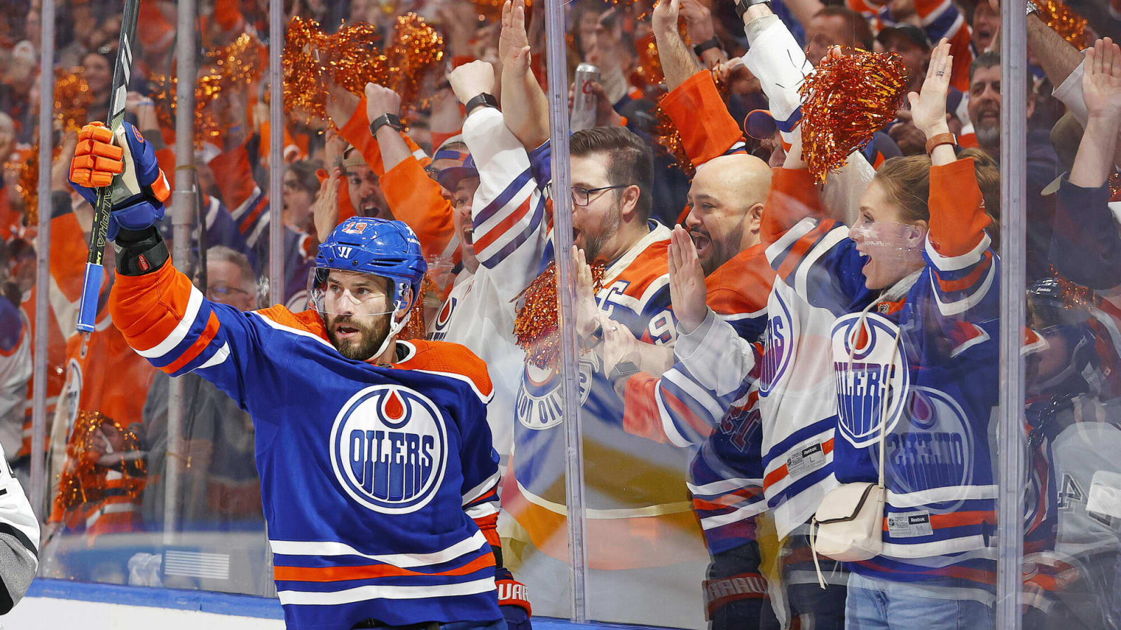 Edmonton Oilers sign Adam Henrique to two-year contract