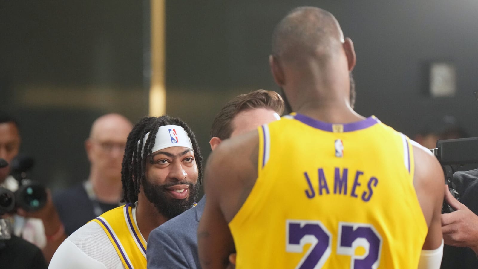 Los Angeles Lakers’ LeBron James to Reach Historic 49,000-Point Mark Soon