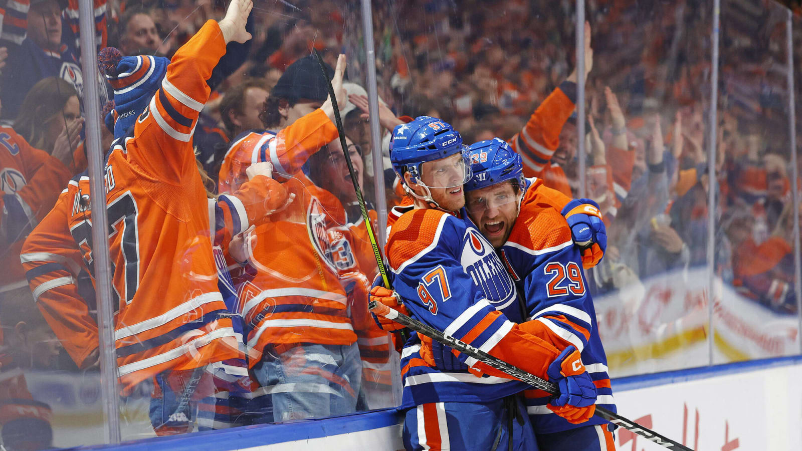 Connor McDavid buries pass from Leon Draisaitl for 1,000th NHL point