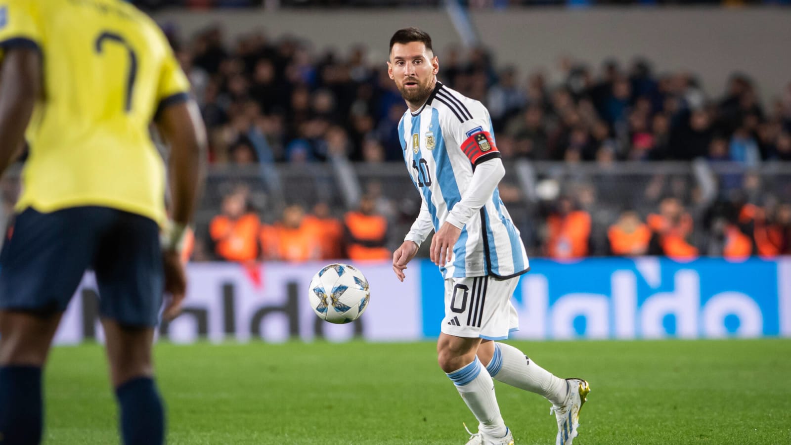 (Video) Lionel Messi scores mesmerising free-kick for Argentina vs. Ecuador