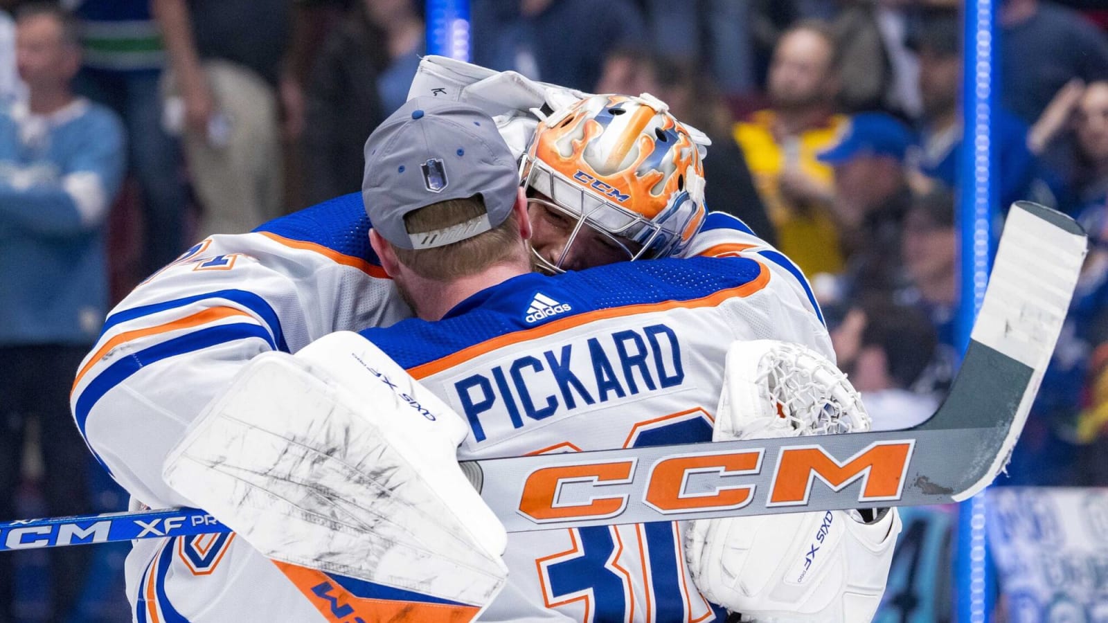Should the Oilers start Stuart Skinner or Calvin Pickard in Game 4 of Stanley Cup Final?