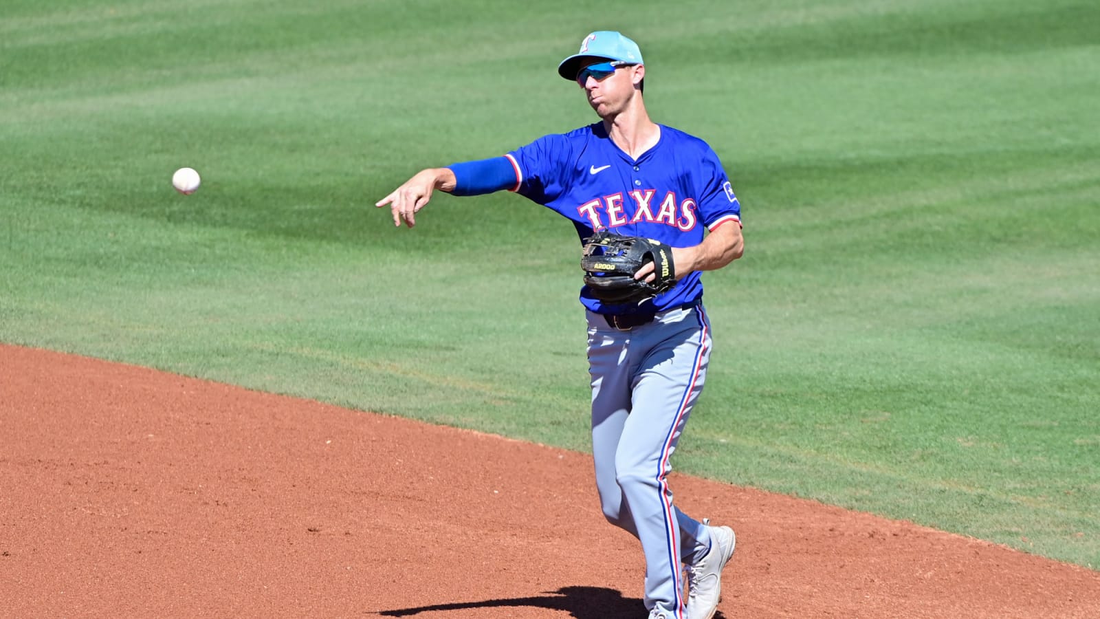 Rangers Select Matt Duffy, Promote Dustin Harris