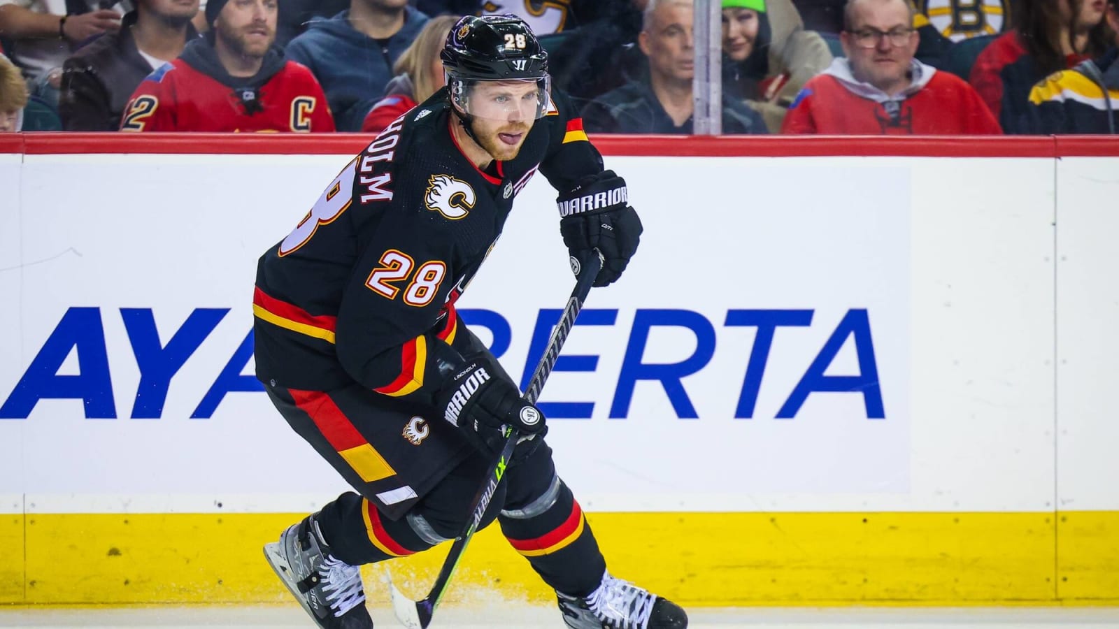 Seravalli: Elias Lindholm ‘leaning towards not re-signing’ with Calgary Flames