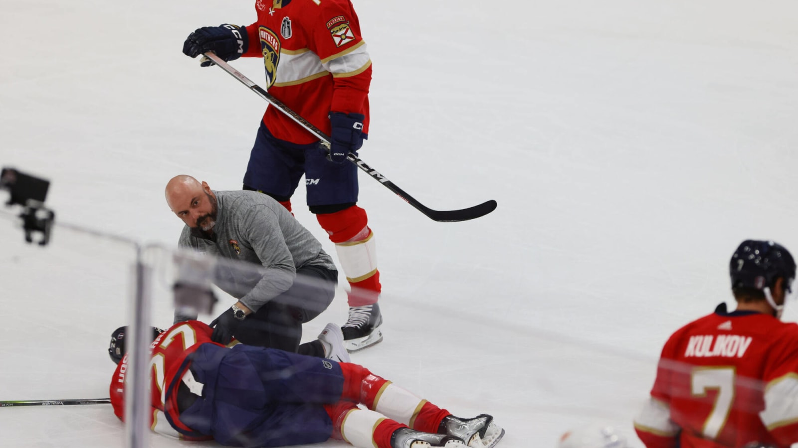 Oilers winger Warren Foegele ejected from Game 2 for kneeing