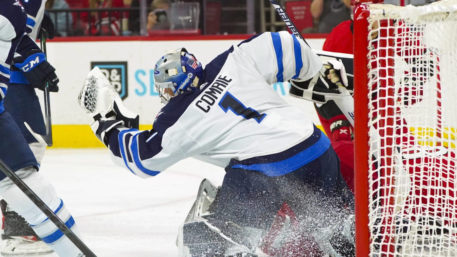 Eric Comrie puts on stellar performance despite Jets’ 4-2 loss to Hurricanes