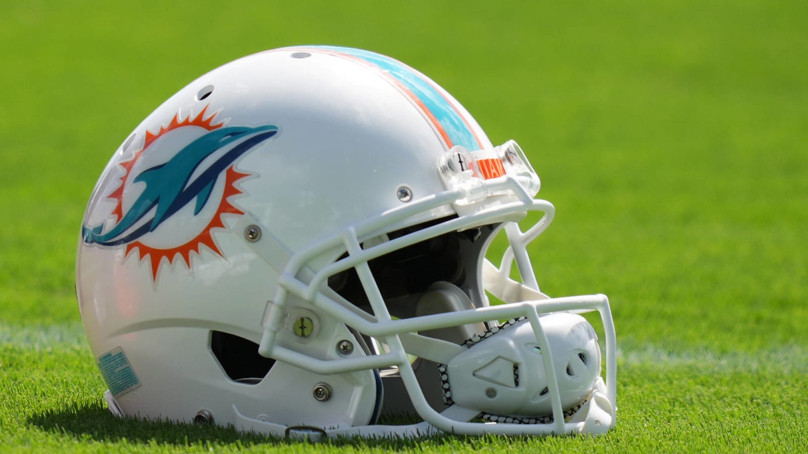 Former Star Reveals Wild 2024 Prediction For Miami Dolphins