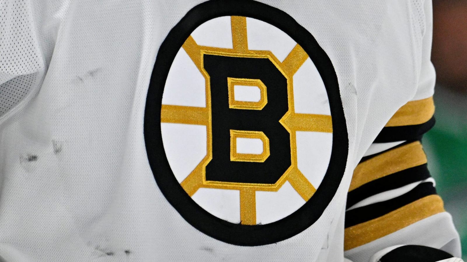 Bruins tease logo change in social media post