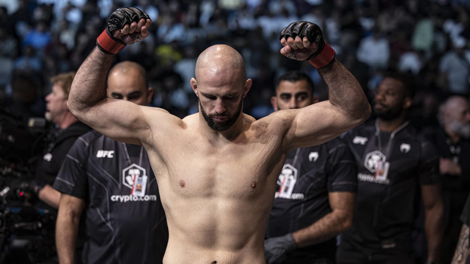 Volkan Oezdemir to Face Azamat Murzakanov at UFC Paris on Sept. 2