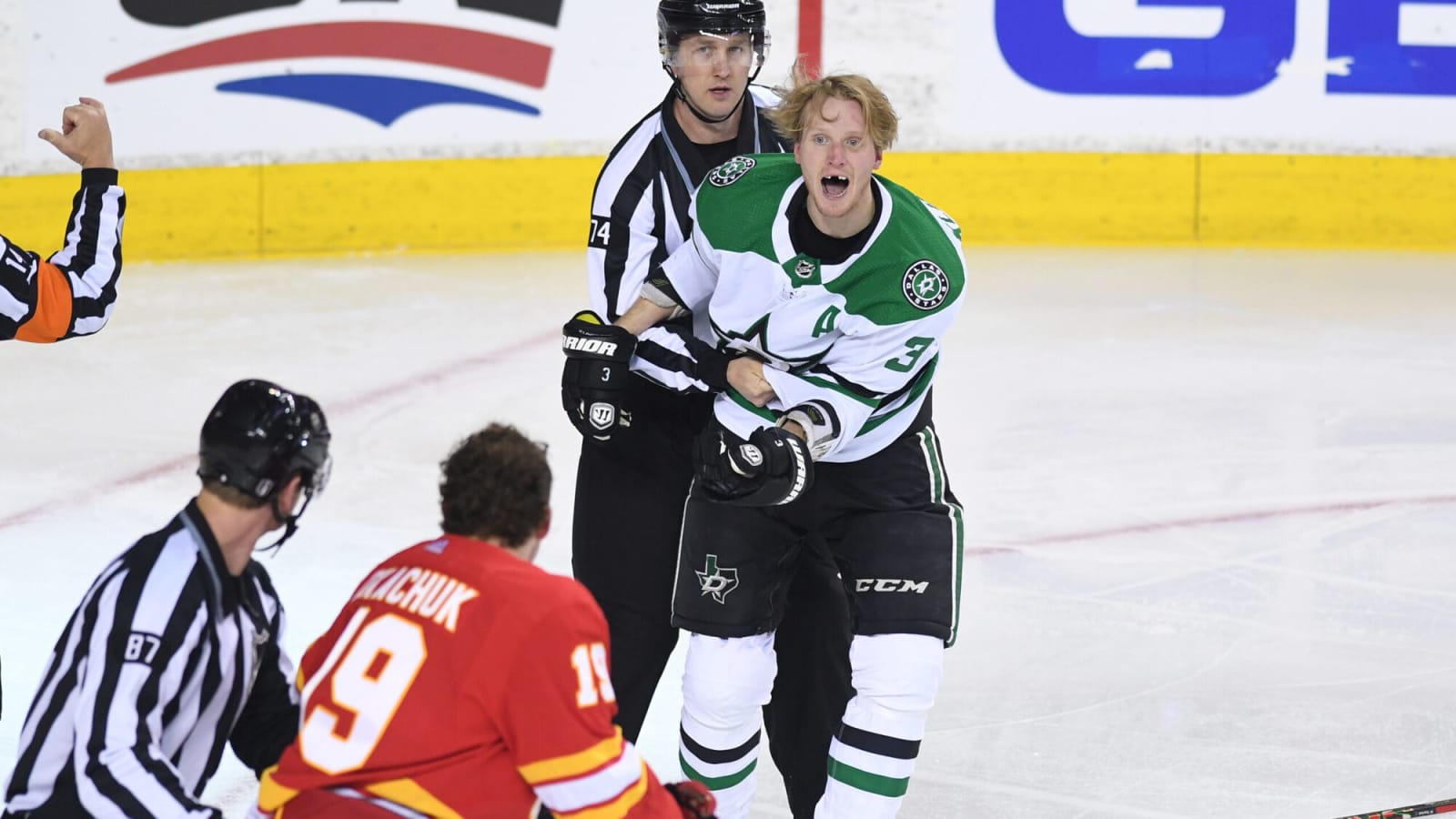 Oilers sign defenceman John Klingberg