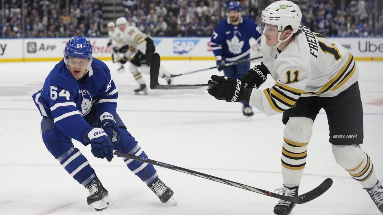 Knee Jerk Reaction: Leafs fall in familiar fashion as Bruins take 2-1 series lead