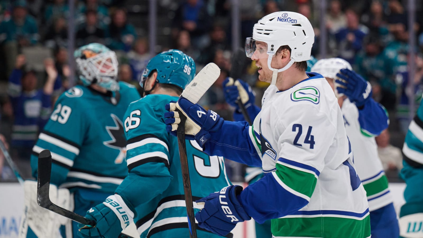 3 Canucks Stars of the Week: Pius Suter keeps it together