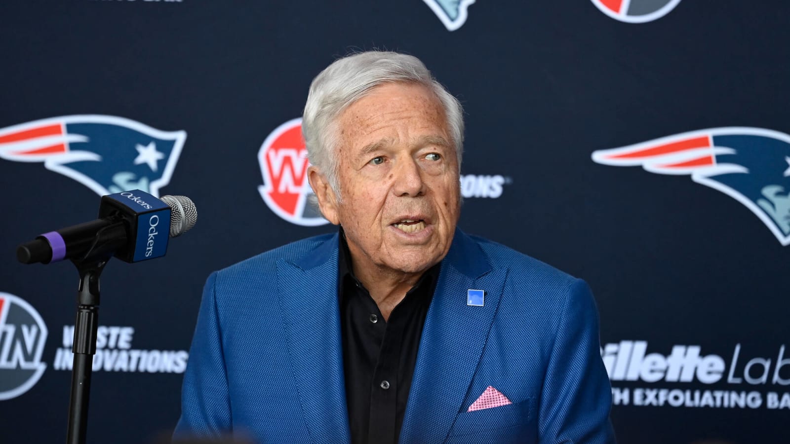 Patriots owner Robert Kraft has chance to prove he is willing to spend this offseason