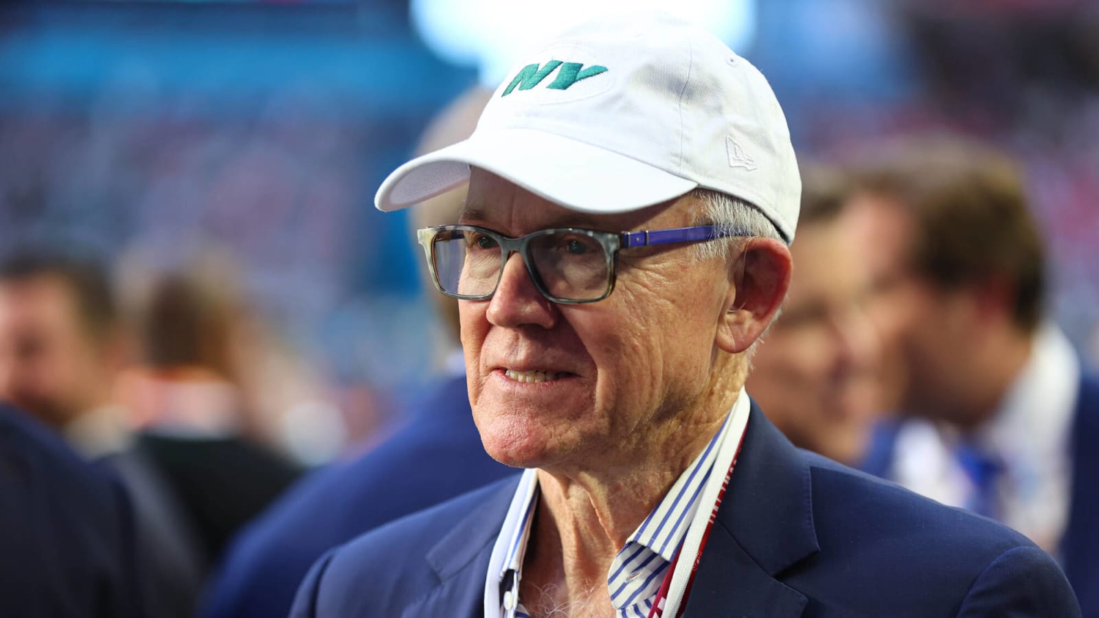 Report Claims Woody Johnson Held up Potential Carr Signing