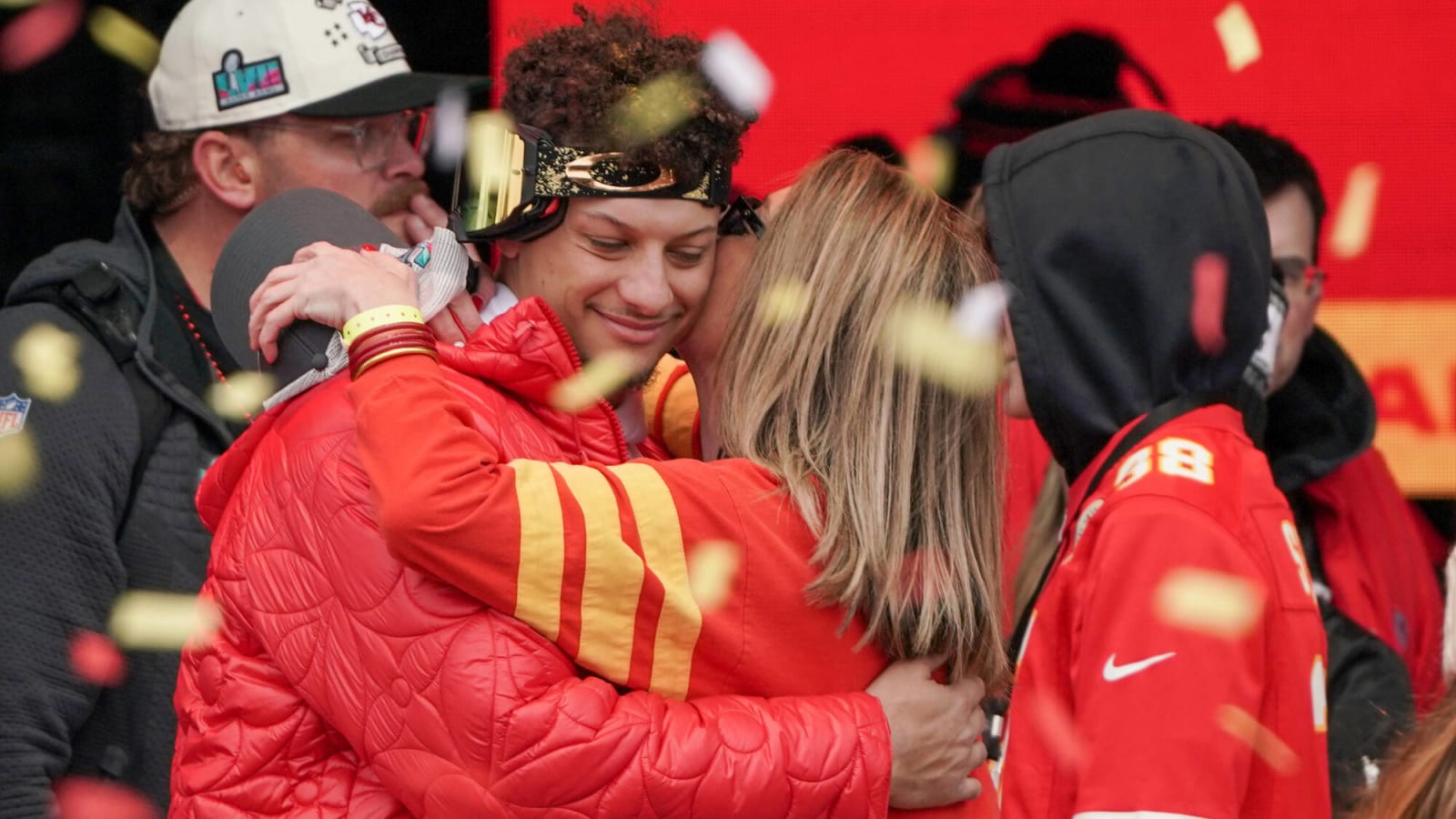 Watch: Video of Mahomes leaving port-a-potty goes viral