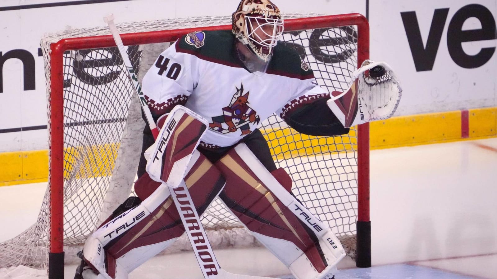 Carter Hutton lands in Toronto, goaltender works out before Maple Leafs skate