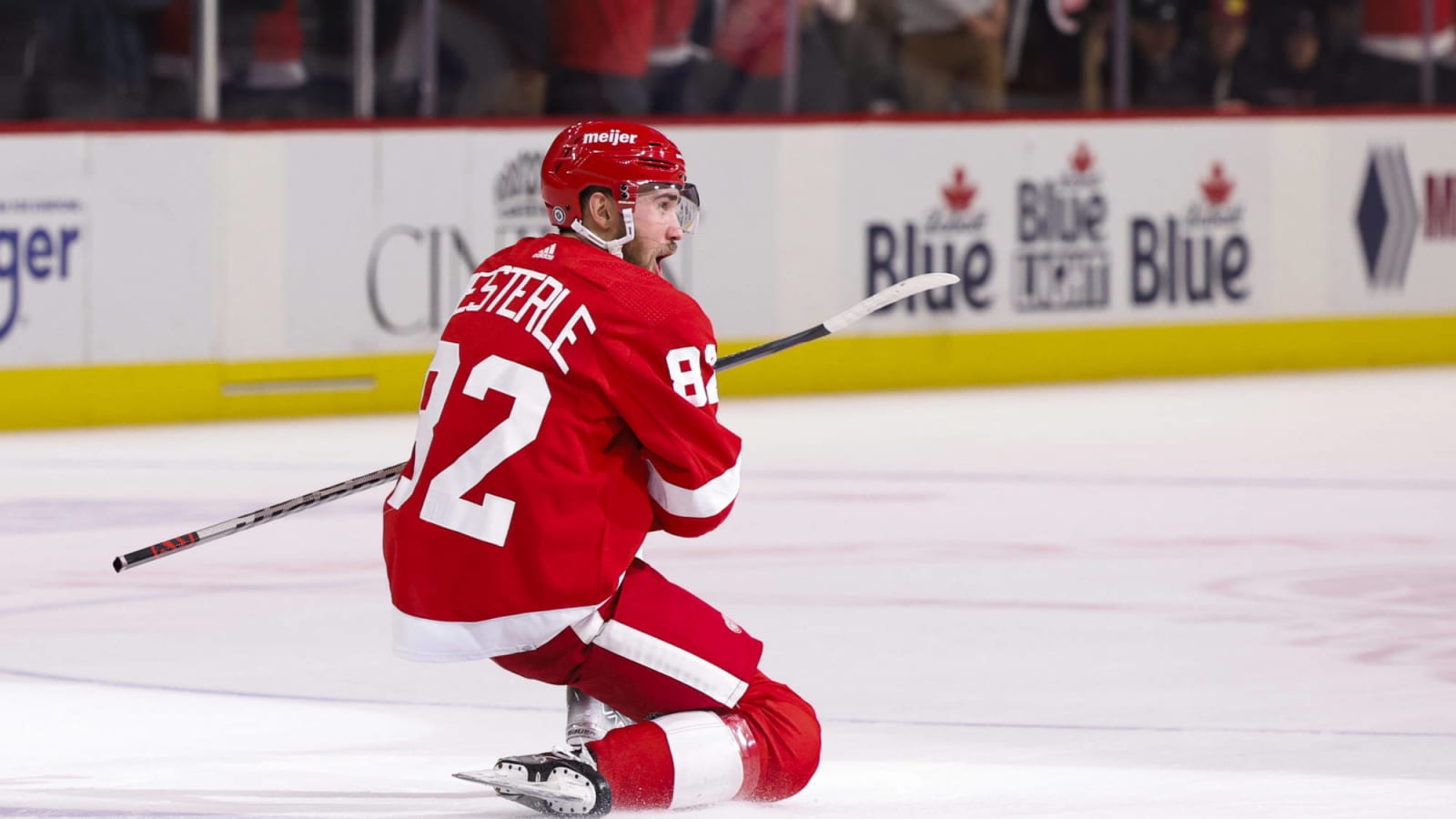 Oesterle, Larkin lift Red Wings to overtime victory against Ducks