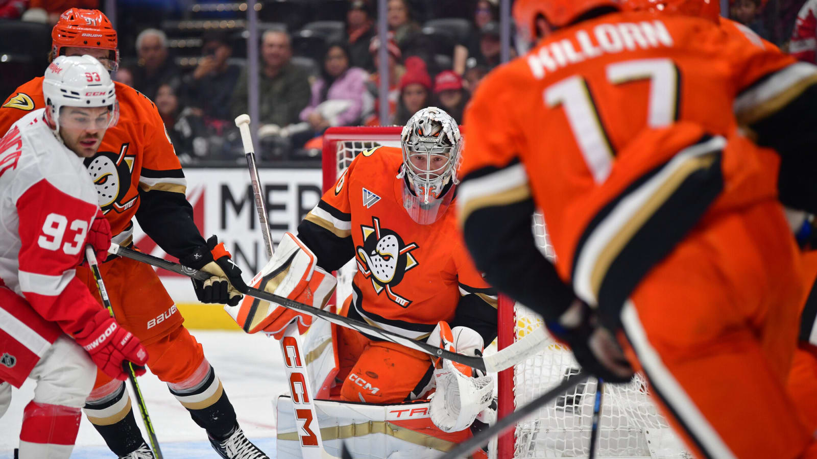 Oilers expected to scour trade market in search for goaltending help, go to players with options