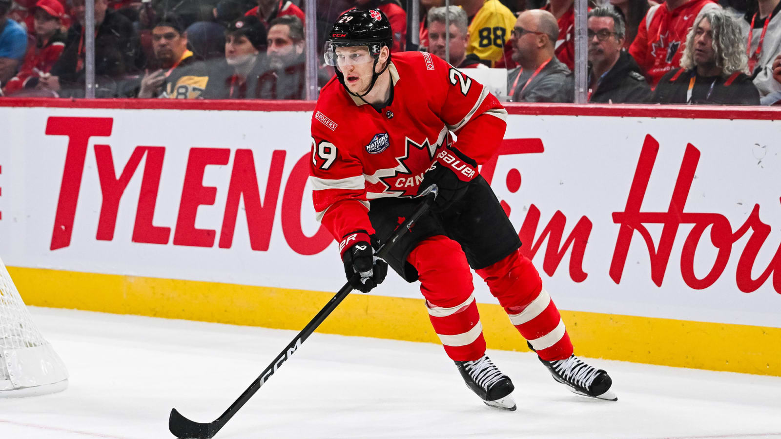 Fans rip Nathan MacKinnon for selfish sequence on Team Canada Yardbarker