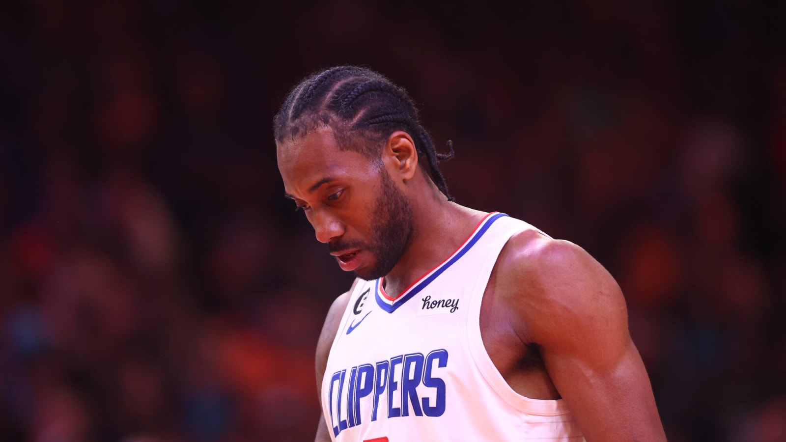 Sources: Spurs star Kawhi Leonard expected to miss remainder of