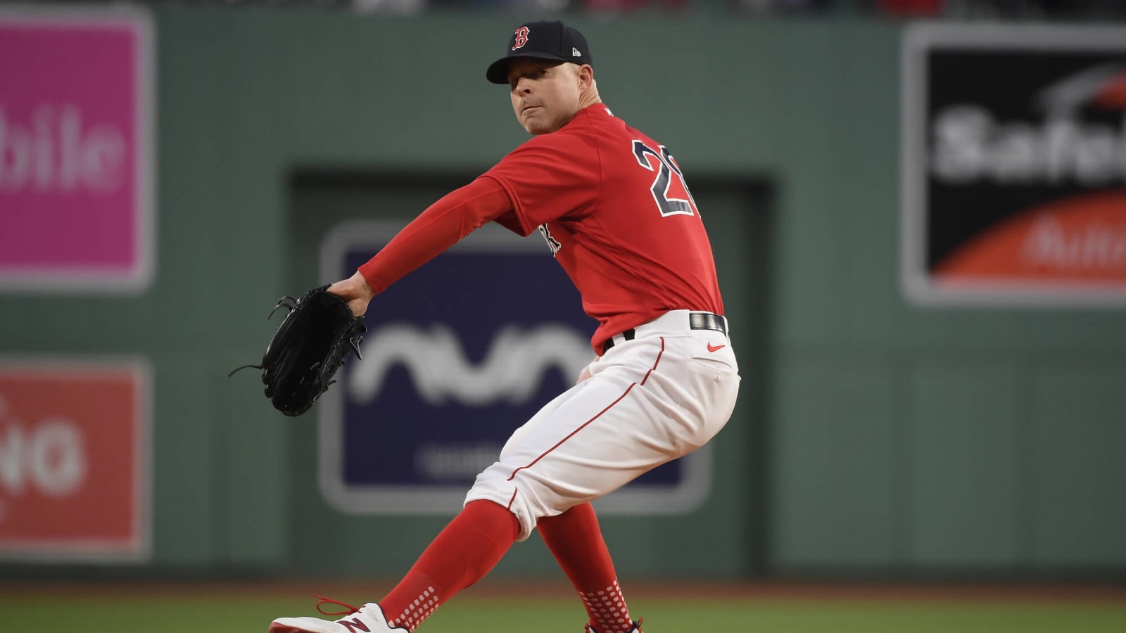 Corey Kluber’s struggles continue as Red Sox fall to Twins, 10-4; Enmanuel Valdez records 2 hits in debut