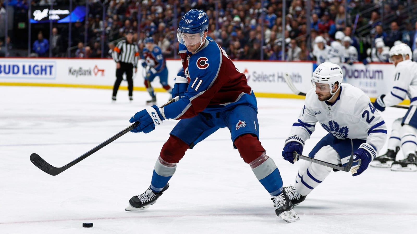 Scott Laughton’s numbers reflect a checking role on a bad team